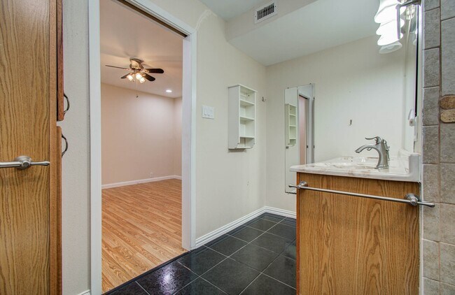 Building Photo - 8102 Amelia Rd