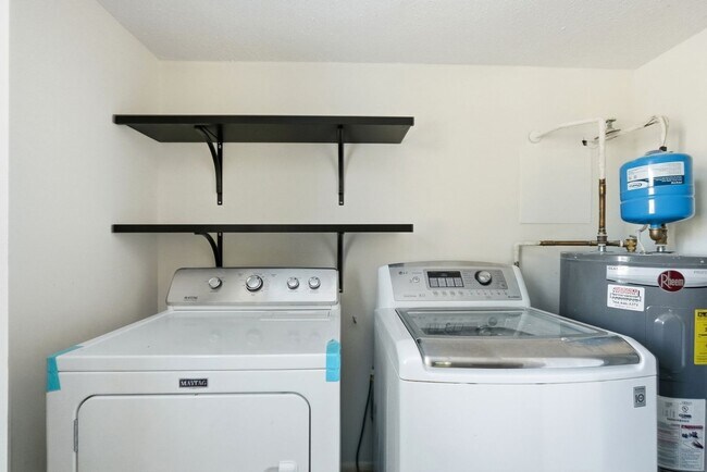 Building Photo - 6132 Heath Ridge Ct