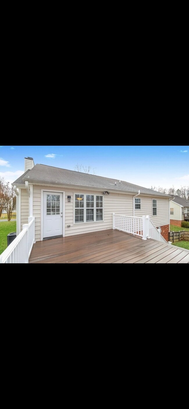 Building Photo - 5141 Windsbury Ridge Rd