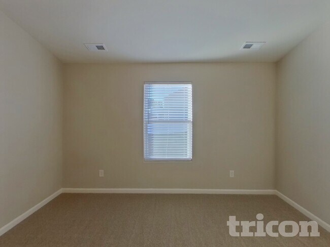 Building Photo - 4354 One Mile Wy