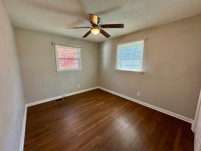 Building Photo - East AVL Spacious Apartment Ready for Occupancy!