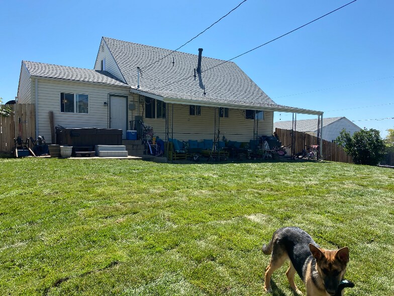 Building Photo - 614 Crestridge Ave