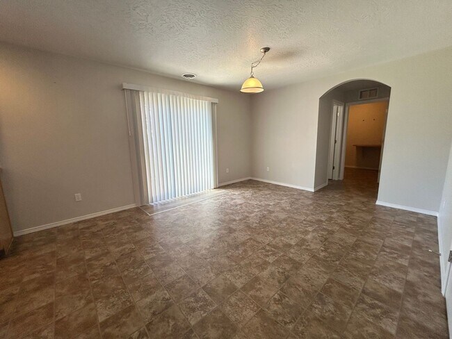 Building Photo - Discover Tranquil Living at Ariposa Park: 4BR, 2.5BA Home