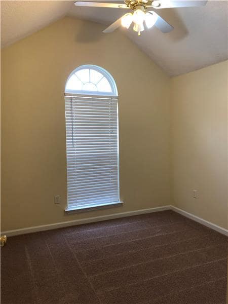 Building Photo - 15 Ledgestone Ln