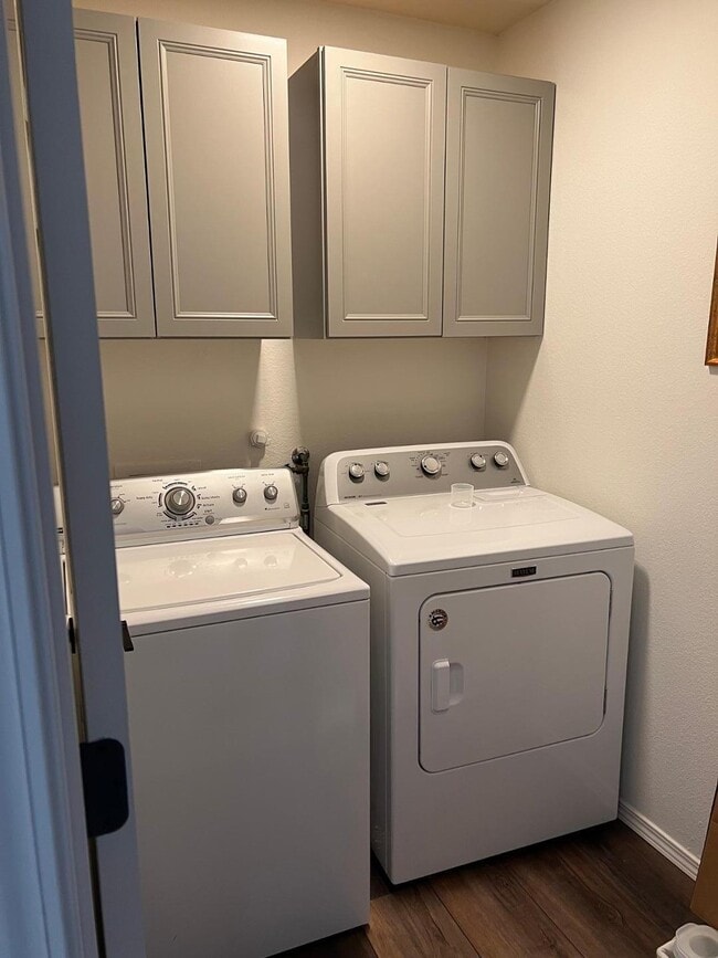 Building Photo - 1943 Busher St SE