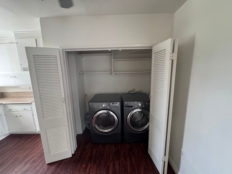 Laundry closet - 424 W Riggin St