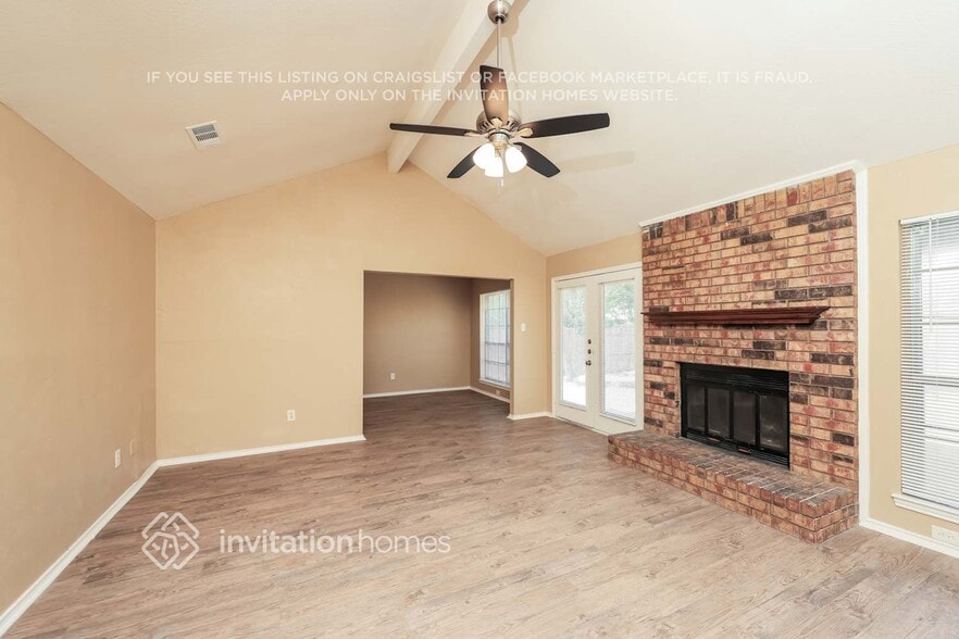 Building Photo - 1337 Greenbriar Ln