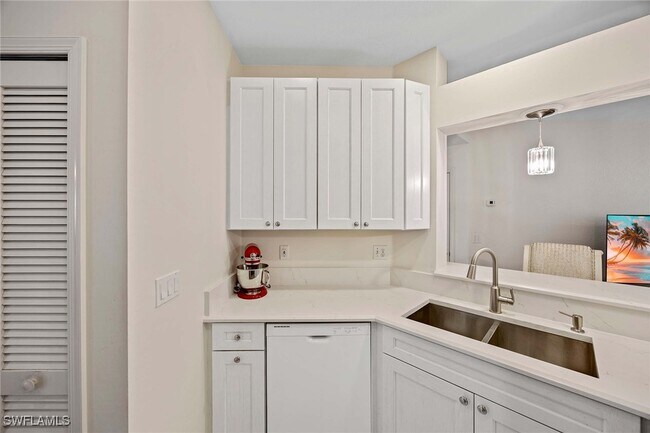 Primary Photo - 7045 Barrington Cir