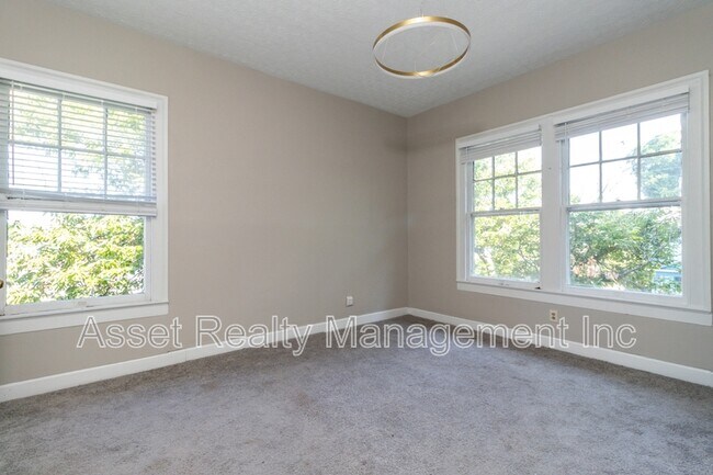 Building Photo - 602 Caswell Ave