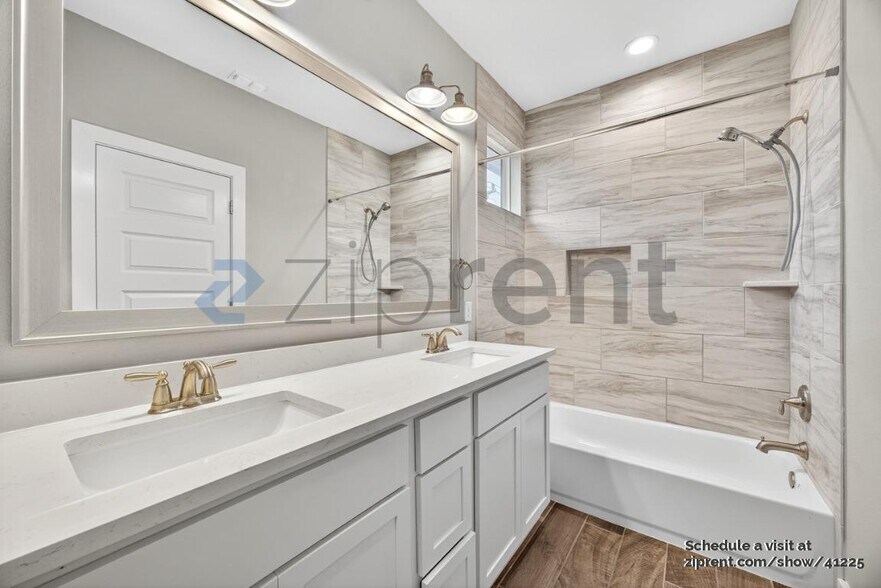 Building Photo - 1511 E Sandalwood Ln