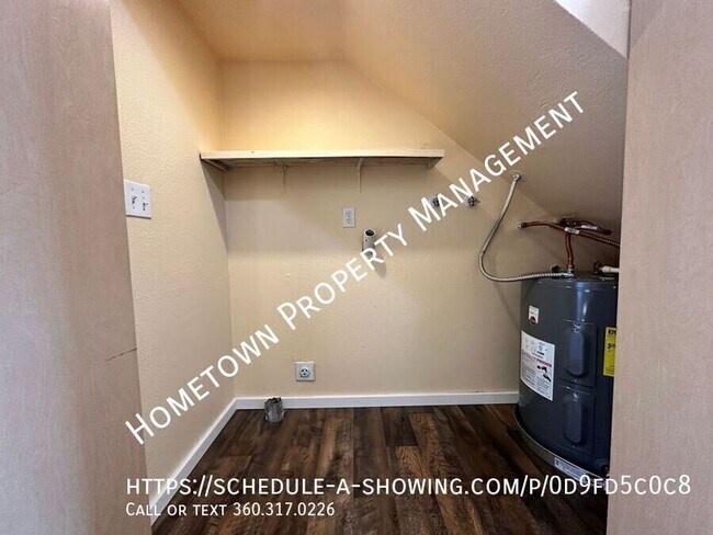 Building Photo - 1409 Hensley St NE
