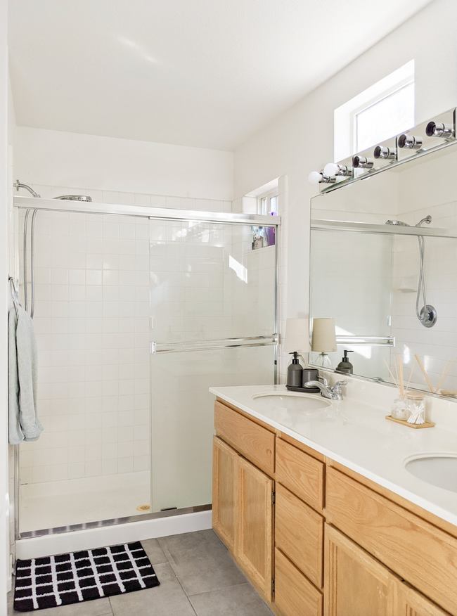 Building Photo - Beautiful Renovated Midtown Home!