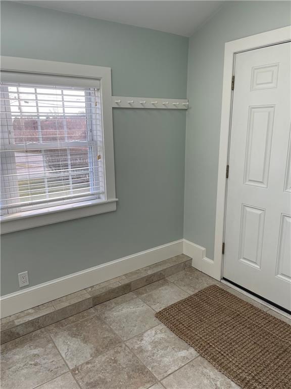 Building Photo - 102 3rd Beach Rd