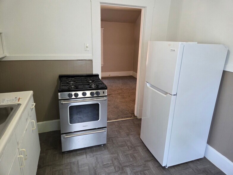 Kitchen Stove and Refrigerator - 4239 E 96th St