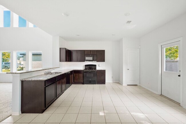Building Photo - 7523 Parkview Dr