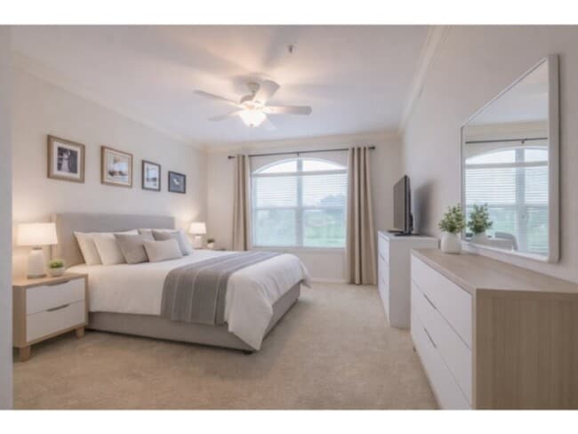 Building Photo - 5988 Summerhill - 2 beds unit with elevator access