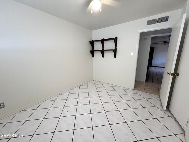 Building Photo - 1516 Oakdale St