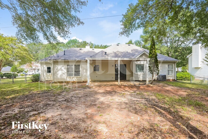 Building Photo - 484 Rhett Dr