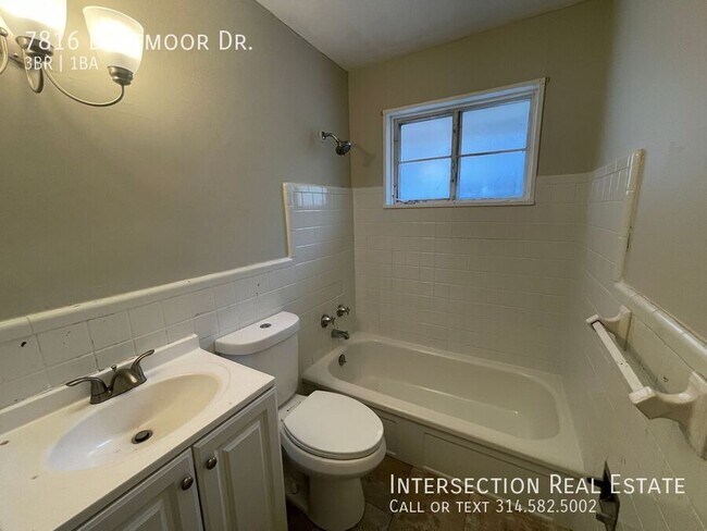 Building Photo - 7816 Dartmoor Dr