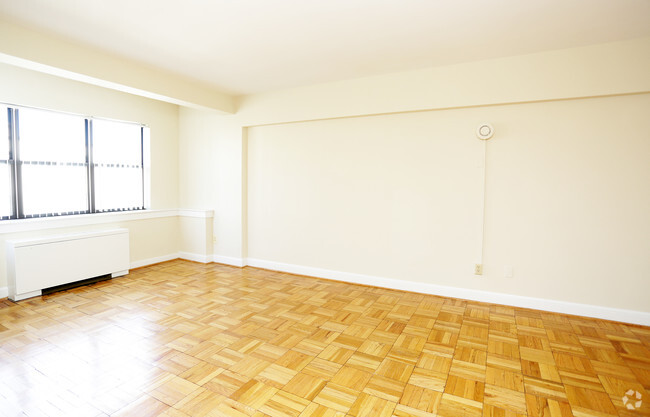 Interior Photo - 215 C Street Apartments