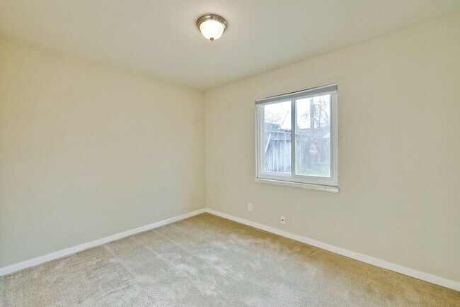 Building Photo - Wow! What a Great Home! Available Soon!