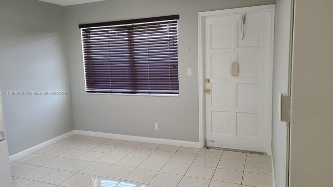 Building Photo - 1715 Wiley St