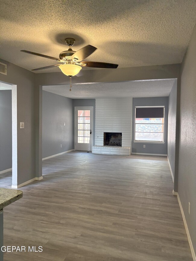 Building Photo - 2819 Anise Dr