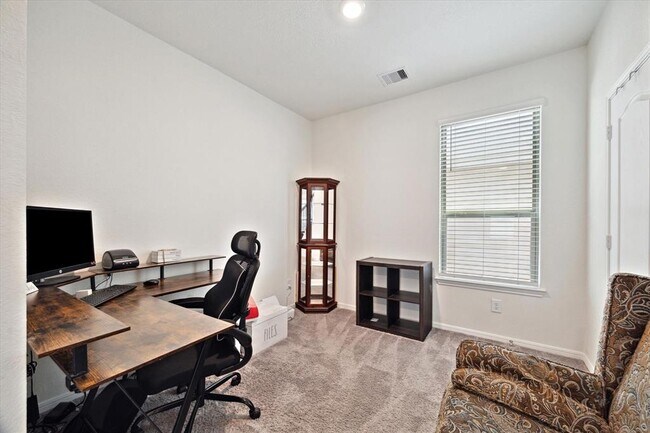 Building Photo - 17303 Rock Willow Ln