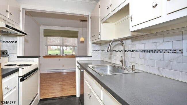 Building Photo - 100 Pierson Miller Dr