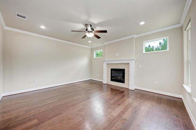 Building Photo - 12300 Terraza Cir