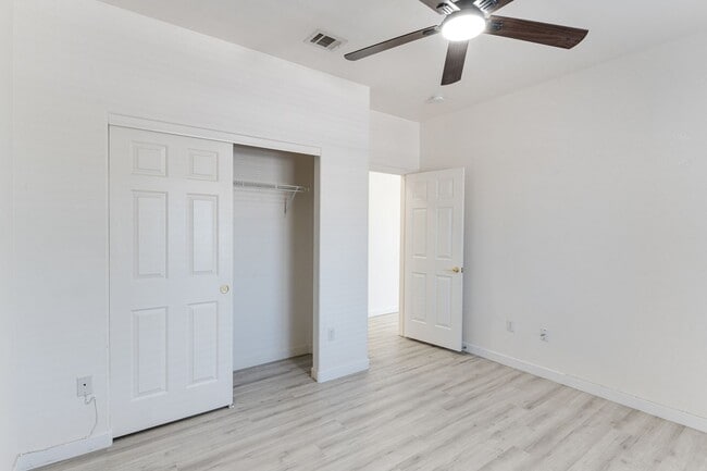 Building Photo - Charming 2-Bed/2-Bath Condo with Dual Mast...