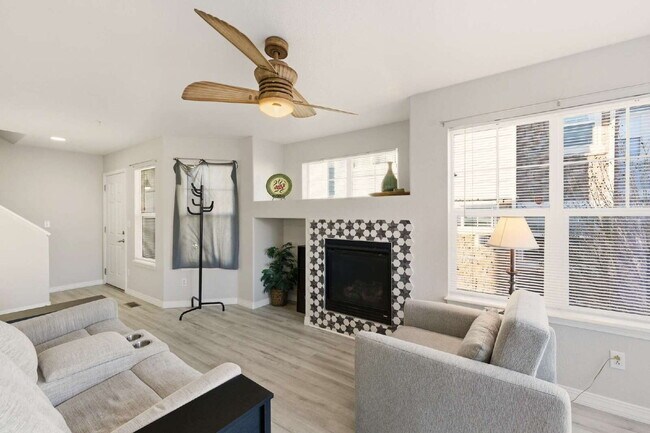 Building Photo - PRICE DROP! "Spacious 3-Bedroom Haven with 2.5 Baths in Aurora – 1,860 Sq Ft of Comfort and Style!"