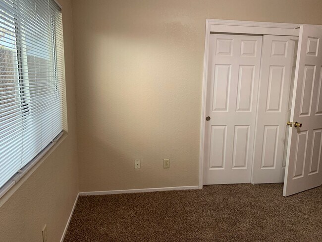 Building Photo - 8409 Tamworth St - SW - Beautiful 3 + Offi...