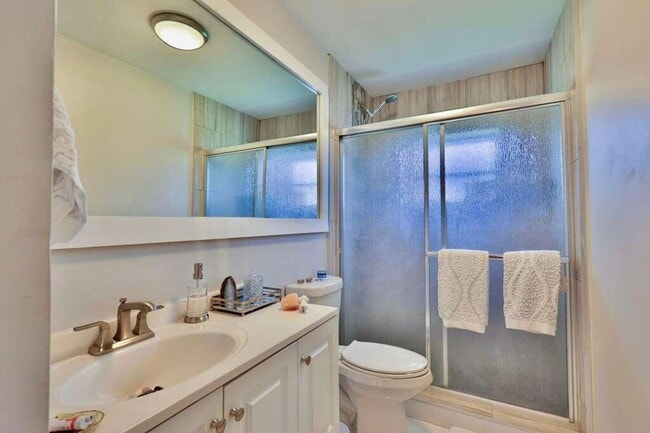 Building Photo - 4000 NW 3rd Ave