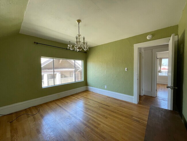 Front Bdrm 2 - 1230 Burnett St