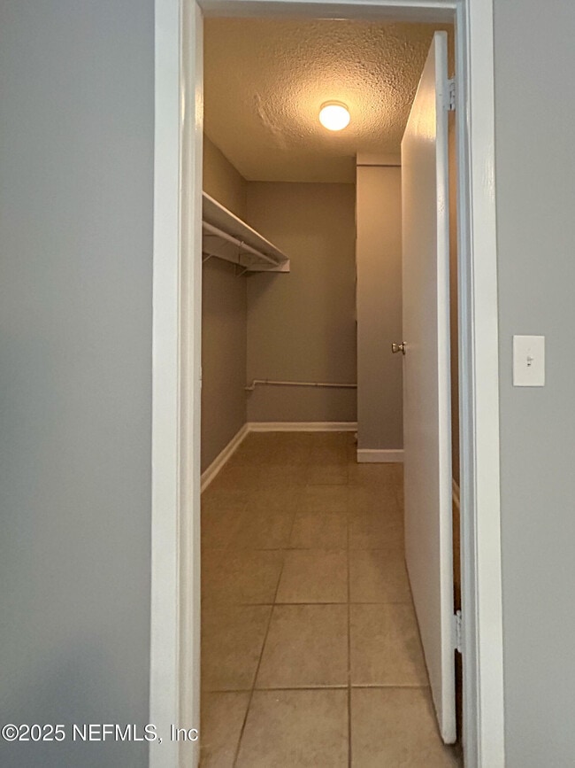 Building Photo - 1122 Woodruff Ave