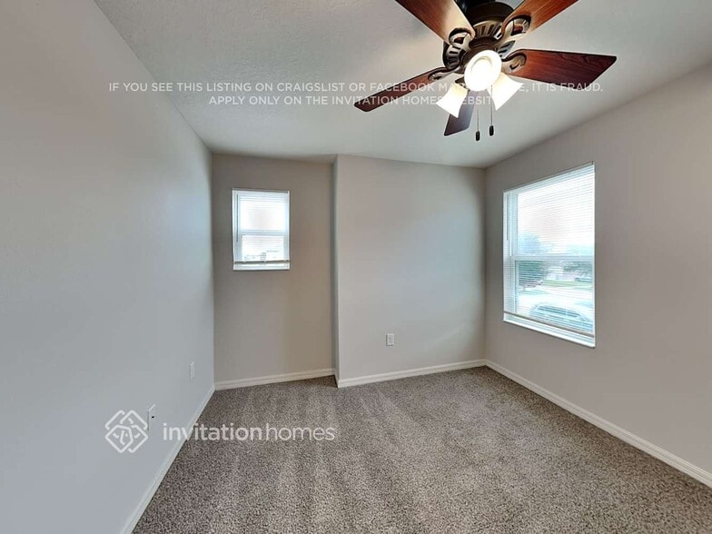 Building Photo - 10420 Laguna Plains Dr
