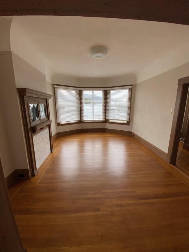 Building Photo - 4 bedroom in Daly City CA 94015