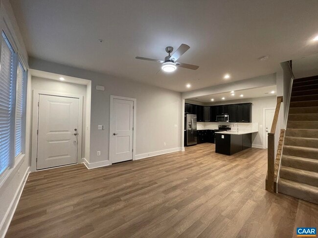 Building Photo - 939 Salamander St