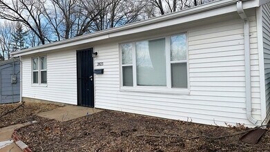 Building Photo - Spacious 2 bedroom home for Rent