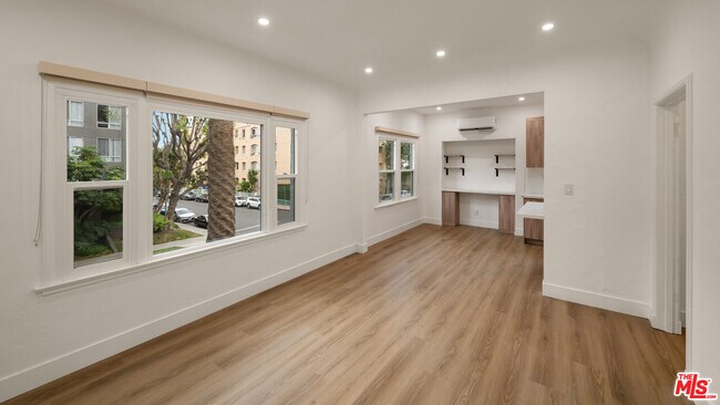 Building Photo - 5729 Carlton Way