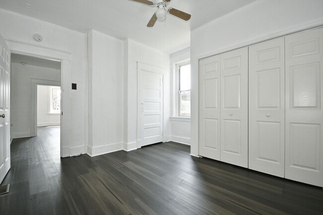 Building Photo - 511 Main St