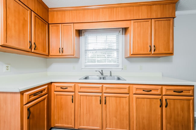 Building Photo - 4316 Cornell Ave