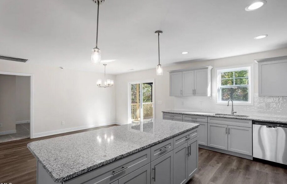 Building Photo - 476 Placid Pond Dr