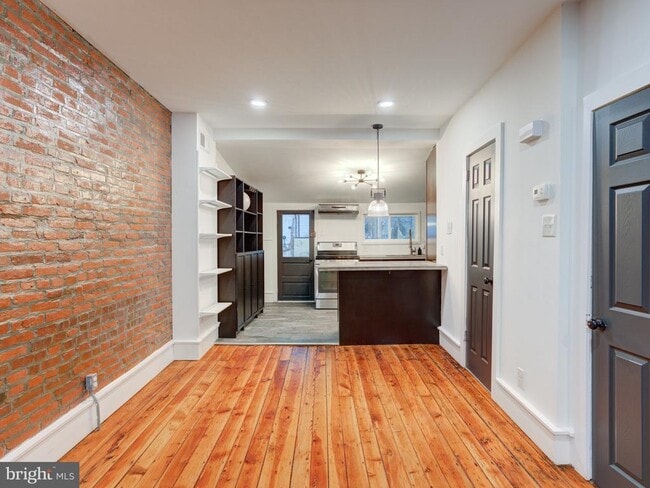 Building Photo - 1520 E Susquehanna Ave