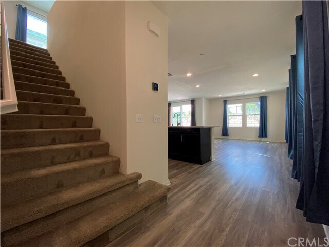 Building Photo - 867 Harvest Ave