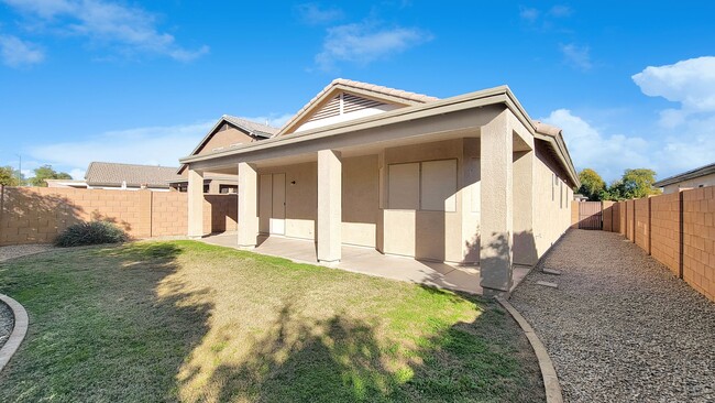 Building Photo - Great location near Bell Rd in Surprise! A...