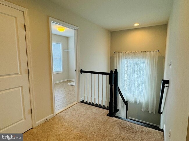 Building Photo - 454 Coastal Ave