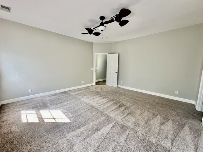 Building Photo - Spacious Home on a Large Lot in Grande Oaks!