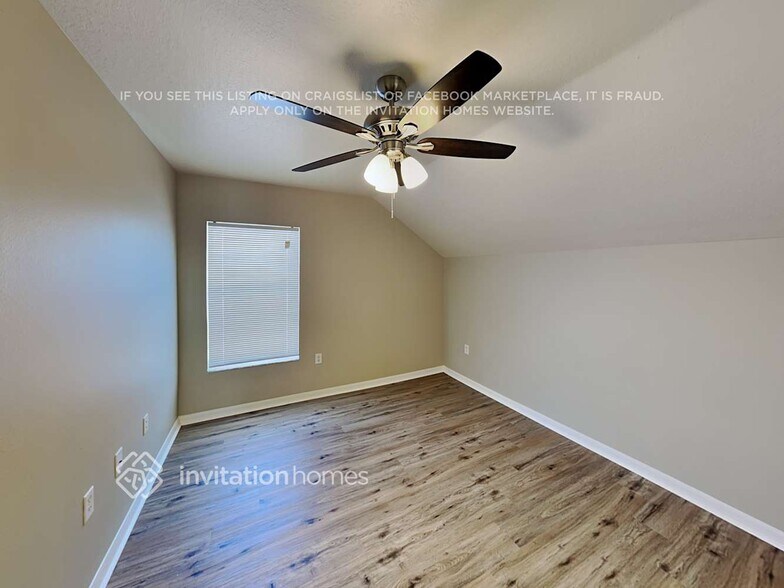 Building Photo - 3406 70th Ct E
